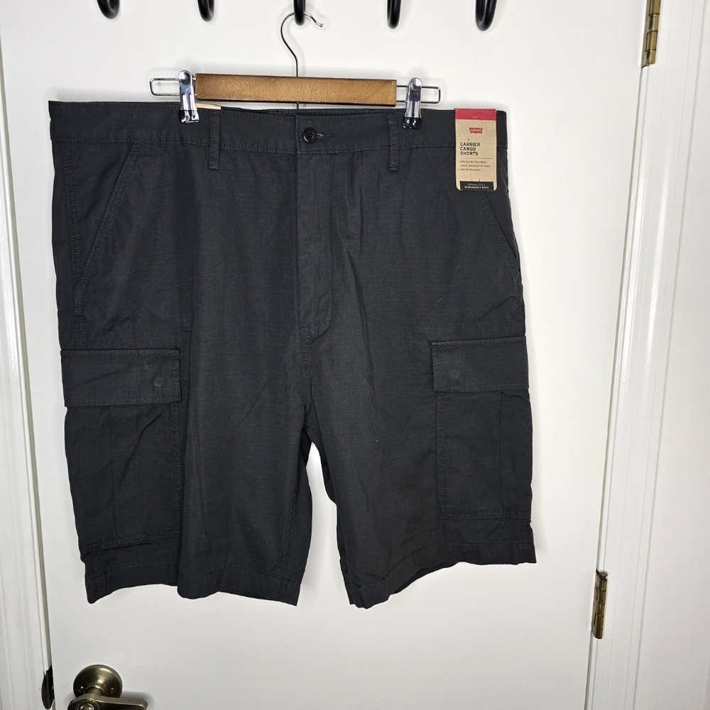 Levi's Carrier Cargo Dark Gray Shorts for Men Size 40 NWT